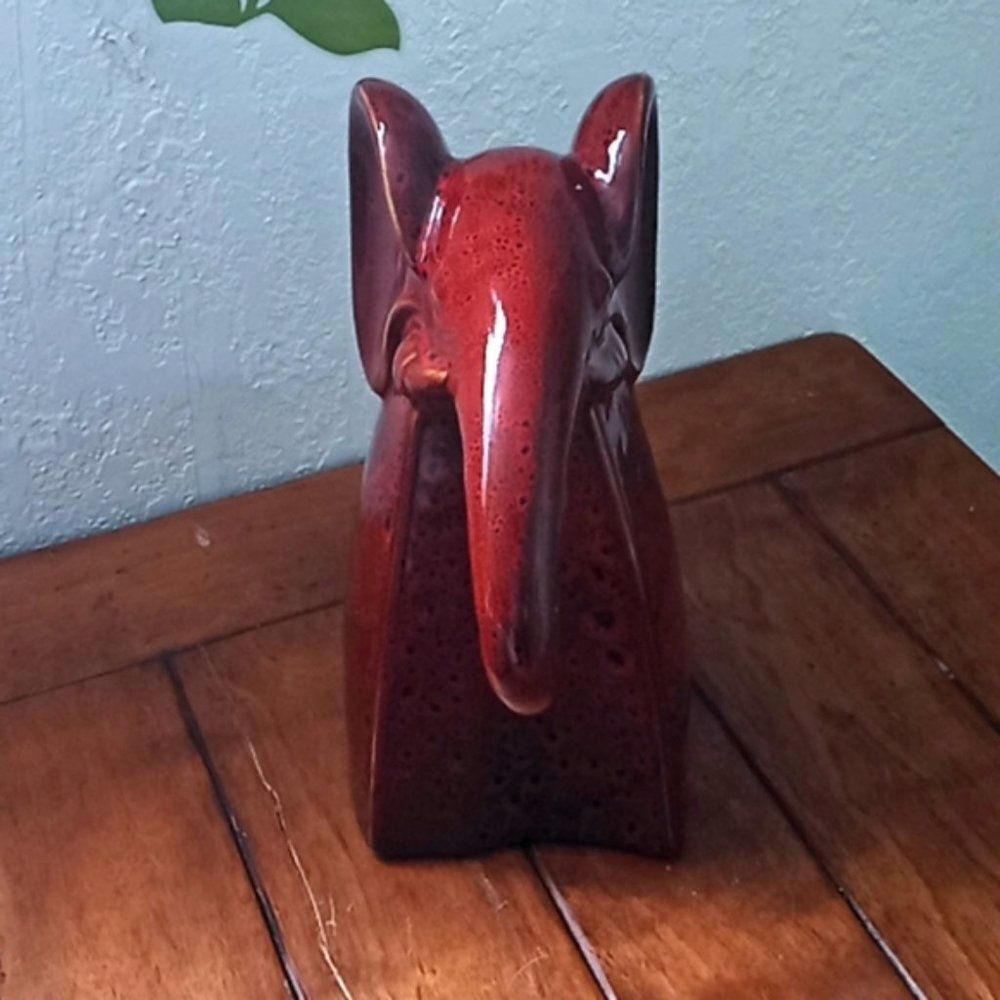 Red figure elephant ceramic decor - Picture 3 of 10